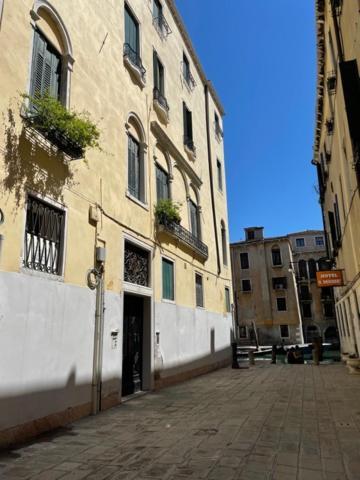 San Marco Apartment With Canal View Venise Extérieur photo